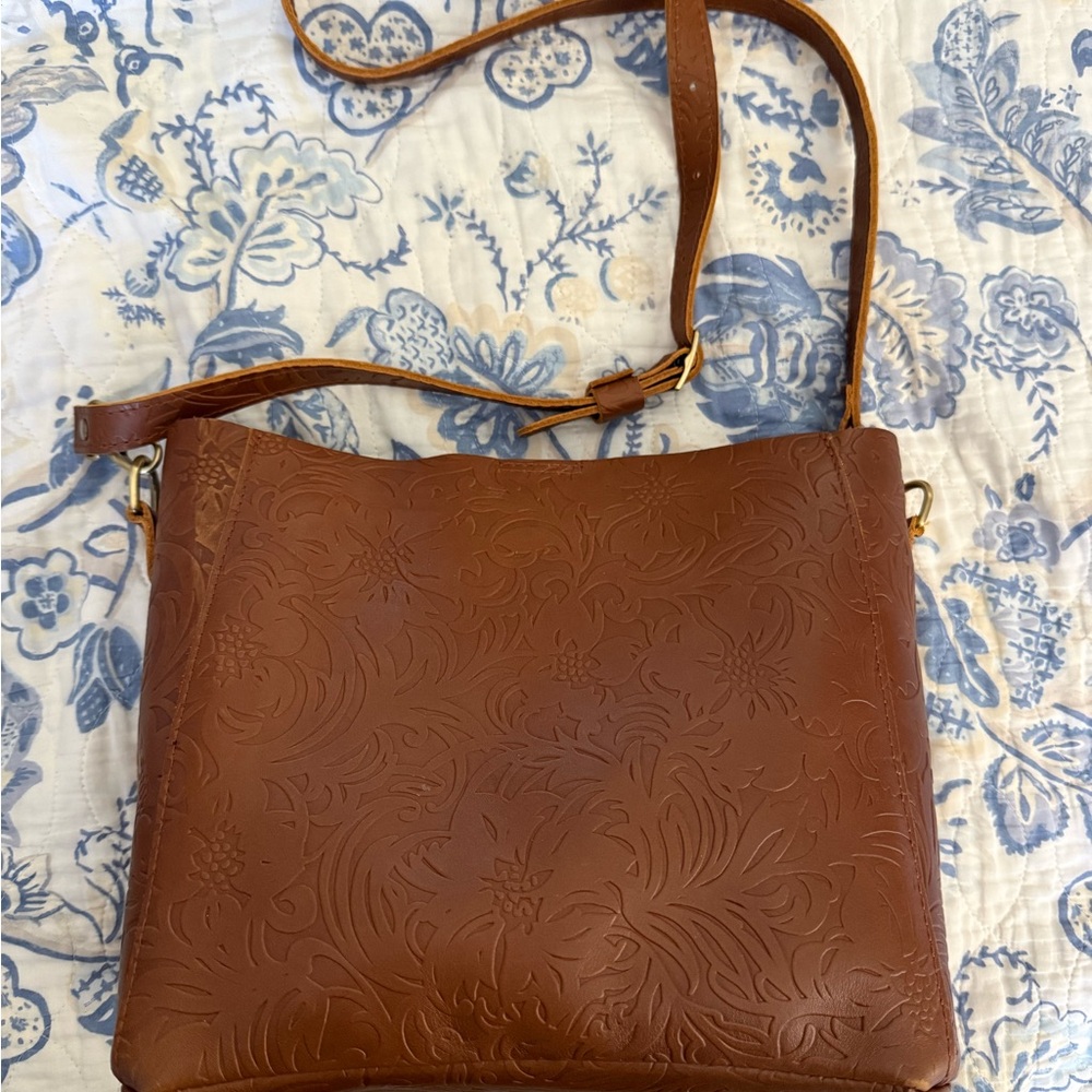 Portland Leather Goods Embossed Floral Butterfly bucket bag - Brown